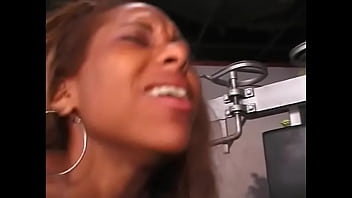 Hot black chick takes boyfriend's cock and facial during workout