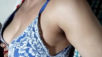 Cheating wife tries standing sex with desi boyfriend, Choot Chudai of indian girlfriend