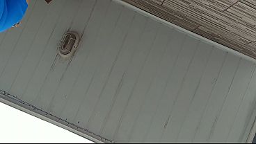 Deixe meu celular gravando a minha madrasta enquanto limpava a calçada em público.