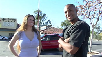 White MILF loves meeting black guys in the street