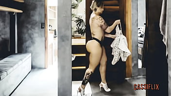 Sai do beach tênis e fui meter gostoso com o amigo dele gostoso.. Assista completo no Cassiflix