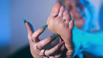 Gorgeous Marilou is Back to Evol Feet: Foot Worship and Hot Masturbation With The Queen