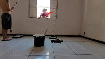 Dona de casa casada trai seu marido com pintor do pau grande