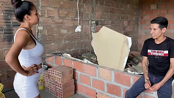 Le follo por primera vez el culo delicioso a mi jefa