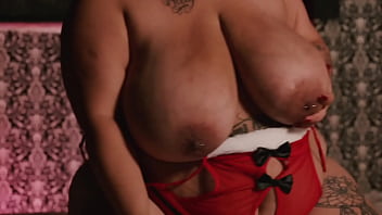 Mamãe Noel bbw safada gozando gostoso com seu brinquedo na chamada de vídeo - Mary Jhuana