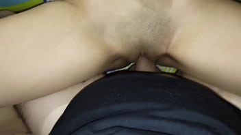 Mi hermanastra estaba caliente y me pidió que le quitará la calentura