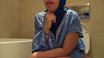 Kinky arab milf hairy pussy pissing