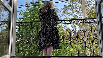 An old stepmom with a big ass gently sucked her stepson's penis and allowed him to fuck her in anal