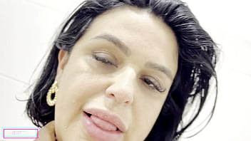 MINHA VIZINHA PUTONA QUASE MORREU TENTADO DAR O CÚ