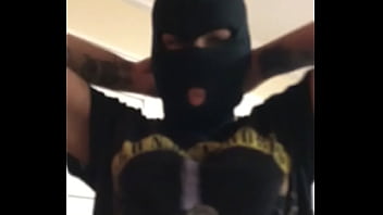 Ladrona me pide pene y me da oral