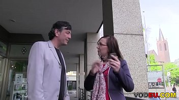 Kleine Titten brunette wird Gefickt