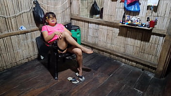 GOZAME MALDITO HIJASTRO, MIRAME HACER PORNO Y LUEGO ACERCARTE PARA TENER UNA DELICIOSA JORNADA SE SEXO AMETEUR CASERO. MADRASTRA Y SU HIJASTRO TRAVIESO EN ACCION