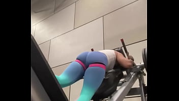 POV of Bobbi Jo88 on leg day