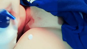 Kathasexyoficial UNA MADRASTRA SEXY QUE FOLLA CON SU HIJASTRO CUANDO EL ESPOSO NO ESTÁ EN CASA,ESTA MADRASTRA COMPARTE LA CAMA Y RECIBE UNA BUENA COGIDA UN MAÑANERO PLENO ,SEXO REAL CASERO AMATEUR