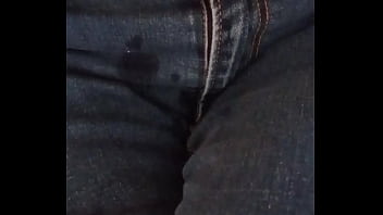 Zoccola di strada si munge come una mucca