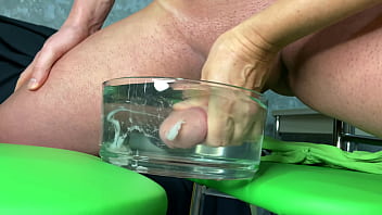 Best handjob in water sperm orgasm stepmom