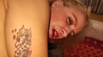 Casting para atriz pornô primeiro anal com gozada dentro do cuzinho, a milf magrinha experimentou e adorou dar o cuzinho. Vagninho e Holy Rubi