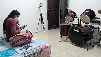 SEXY HOUSEWIFE PACKS HER BACKPACK TO GO ON VACATION TO VENEZUELA