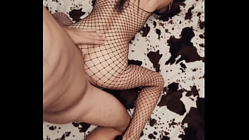 Gypsy skinny milf porno model in erotic lingerie