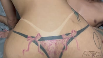 Deixei minha madrasta bem feliz trazendo mais dos paus para ela, deu o cuzinho rolou DP ela é muito putinha