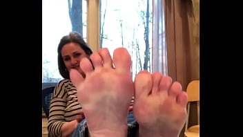 Hot mature Donna's thick, meaty soles and fat toes doing their magic for the first time ever on camera