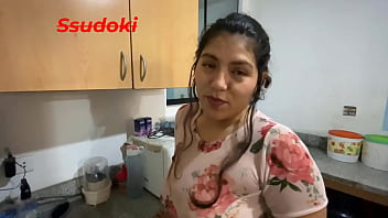 El técnico de internet vino a revisar la conexión y termino conectándome su enorme y gruesa verga, follamos delicioso