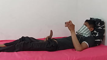 Verdad o reto!! hermanastros conversan y terminan haciendo retos calientes y sexuales