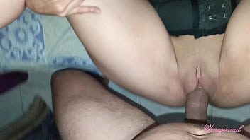 MI MADRASTRA TIENE LA VAGINA ROSADA Y ME DEJA LLENARLA CON MI SEMEN