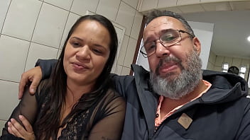 Muita sacagem durantes as gravações do casal com a atriz Priscila Belini