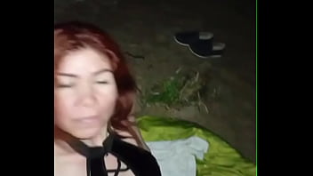 Madura con tetas naturales sexy es follada en la vía pública