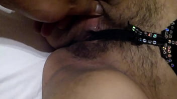 Dedeando a mi madurita con tanga puesta