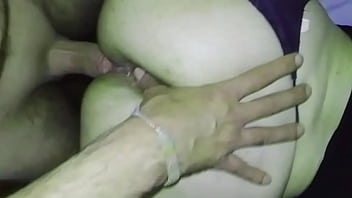 Fabiana liberada se permite gozar se chorrea y sigue entregando mientras grita de placer al recibir una intensa y generosa cogida.