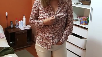 It fascinates me to show my tits and see how they masturbate, they want to fuck me