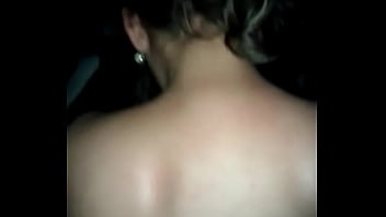 Esposa mexicana cogida en tanga de a perrito