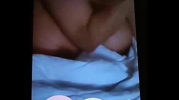 Arab Housewife exposes boobs to Desi boy dubai