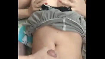 Сперма на животике