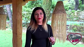 Gwen, belle femme, s'en prend plein la chatte