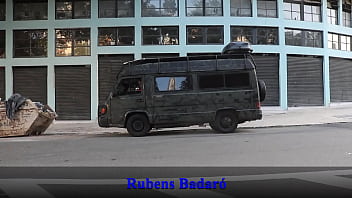 Dotado arrombou a bucetinha da coroa no motor home nas ruas de São Paulo (VIDEO INÉDITO SEM CORTES)