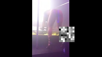 LENEV8 CAUSOU NA CASA DE SWING TIROU A ROUPA E FODEU NAS CABINES COM ESTRANHO NO PÊLO COMO A SAFADA GOSTA