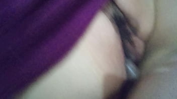 Esposa de mi tío me encontró sin nada de ropa y la tuve que follar