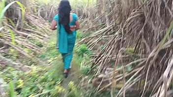 Out door sugarcane field sexy married girlfriend ko choda full hard sex