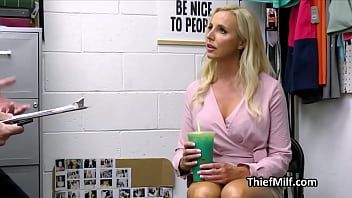 Deep throating milf suspect at the office