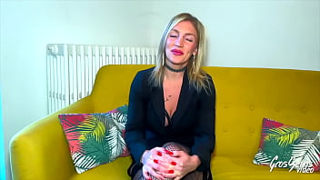 Irina, blonde atomique, veut de la bite et de la chatte