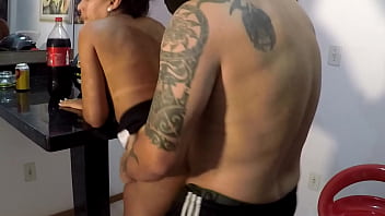 Sexo na sala com desconhecido