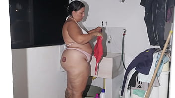 Sexo en la lavanderia casi nos pillan