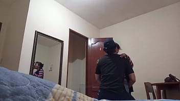 Me encuentro con mi suegra para tener sexo todo el dia, su marido esta en su trabajo y no sabe nada de nada