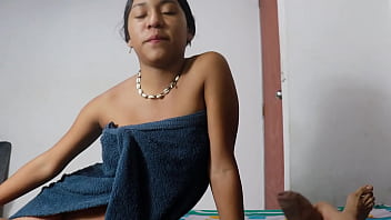 POV - en la mañana tengo sexo con mi hermosa hermanastra morena de culo rico y me saca la leche bien rico !