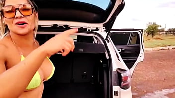 I took my stepson Vagninho, put him in my car and said I had a surprise outdoors for him to cum in my ass, in fact he made my ass overflow. Luna Oliveira e Vagninho