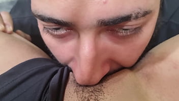 Tratamento vip no clitóris GG .até gozar . Leo Skull