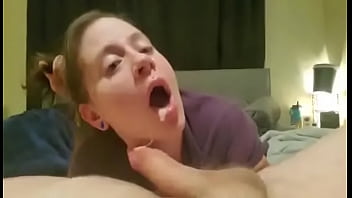 Amateur MILF Cumshot